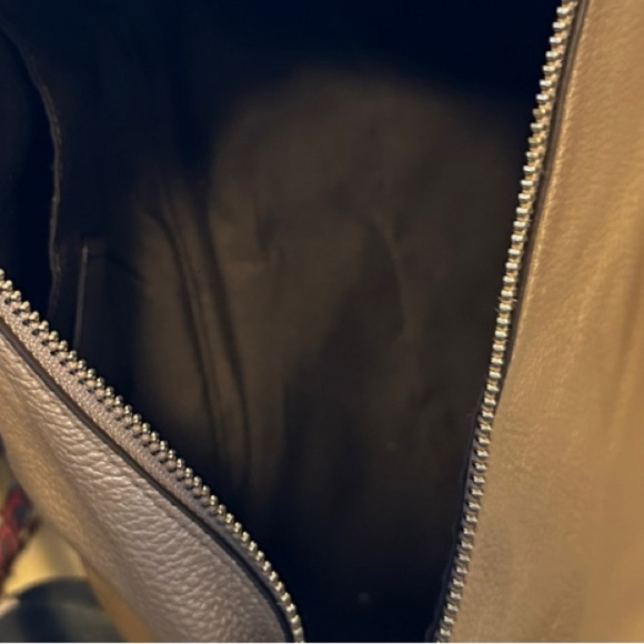 Coach‎ Pebbled Leather Purse - Picture 6 of 8